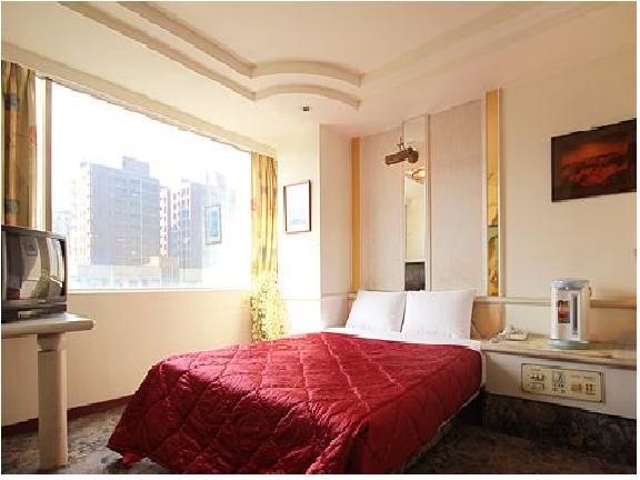 Broadway Hotel Taichung Esterno foto